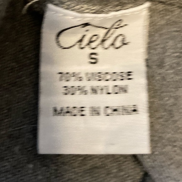 👚(bundle 4 items w/👚for $16) Long gray cardigan sweater - Picture 6 of 6